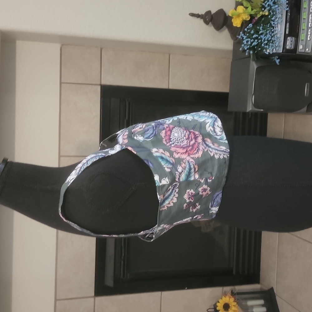 Top - Picture 4 of 9